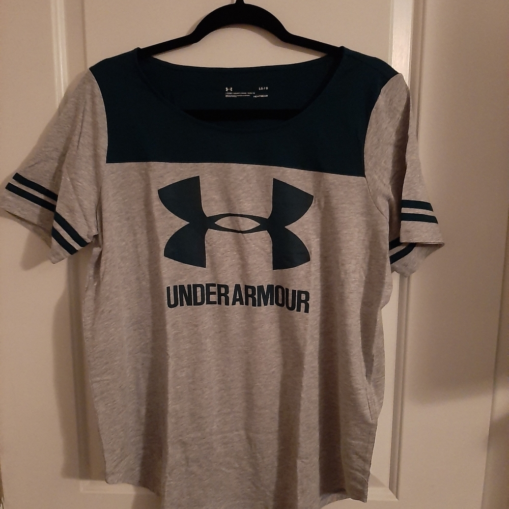 Under Armour top